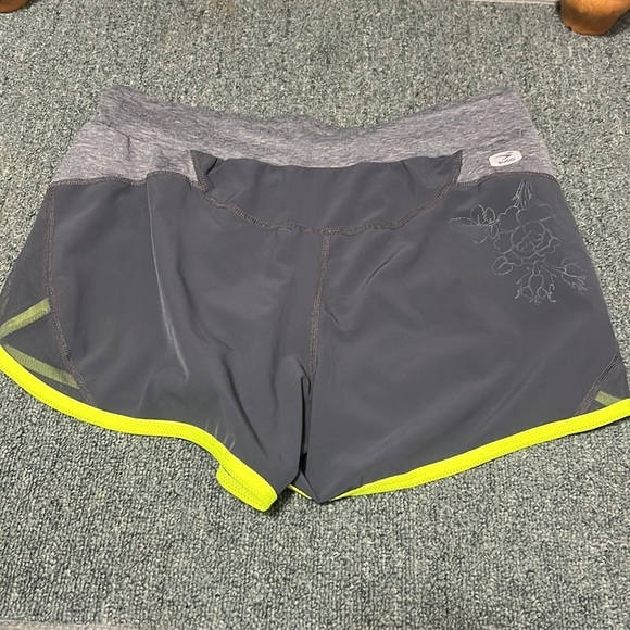 Sugoi athletic  shorts size small - Picture 7 of 8